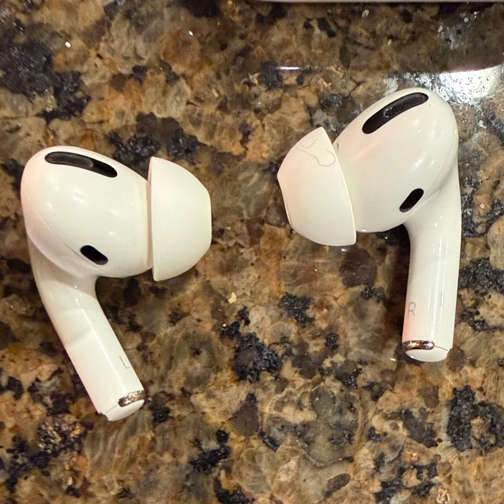 Apple AirPod pros White Wireless Earbuds with Case and adjustable ear inserts